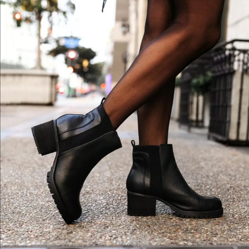 NEW IN BOX MIA FOR FRANCESCA'S COLTON BLACK BOOTIES SIZE 6.5